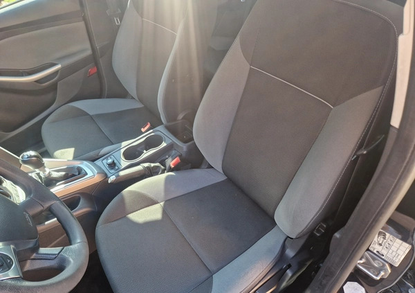 Ford Focus cena 24500 przebieg: 143500, rok produkcji 2012 z Grudziądz małe 137